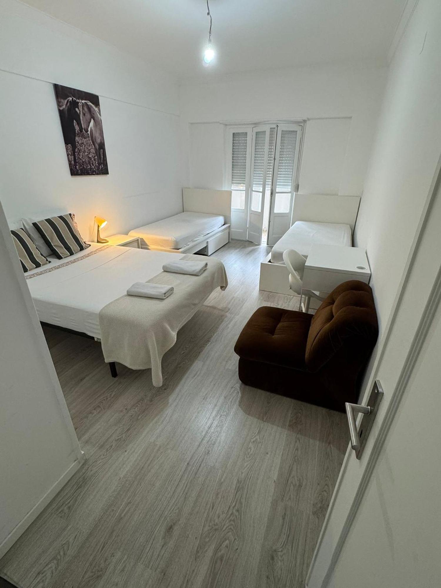 Room Alvalade Lisbona Esterno foto