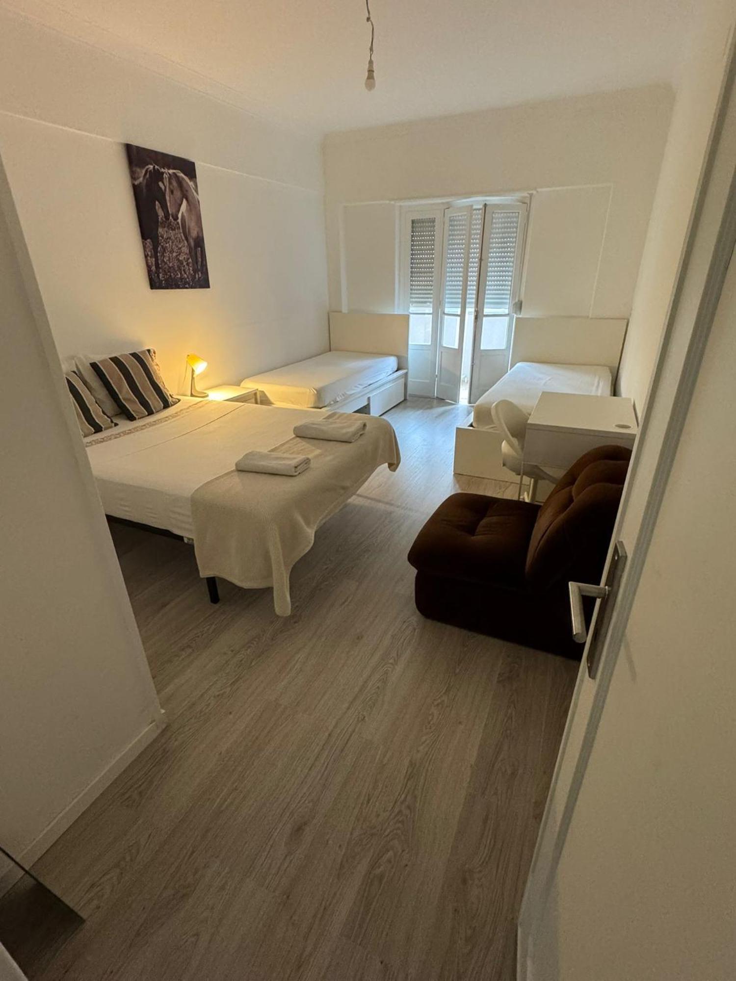 Room Alvalade Lisbona Esterno foto