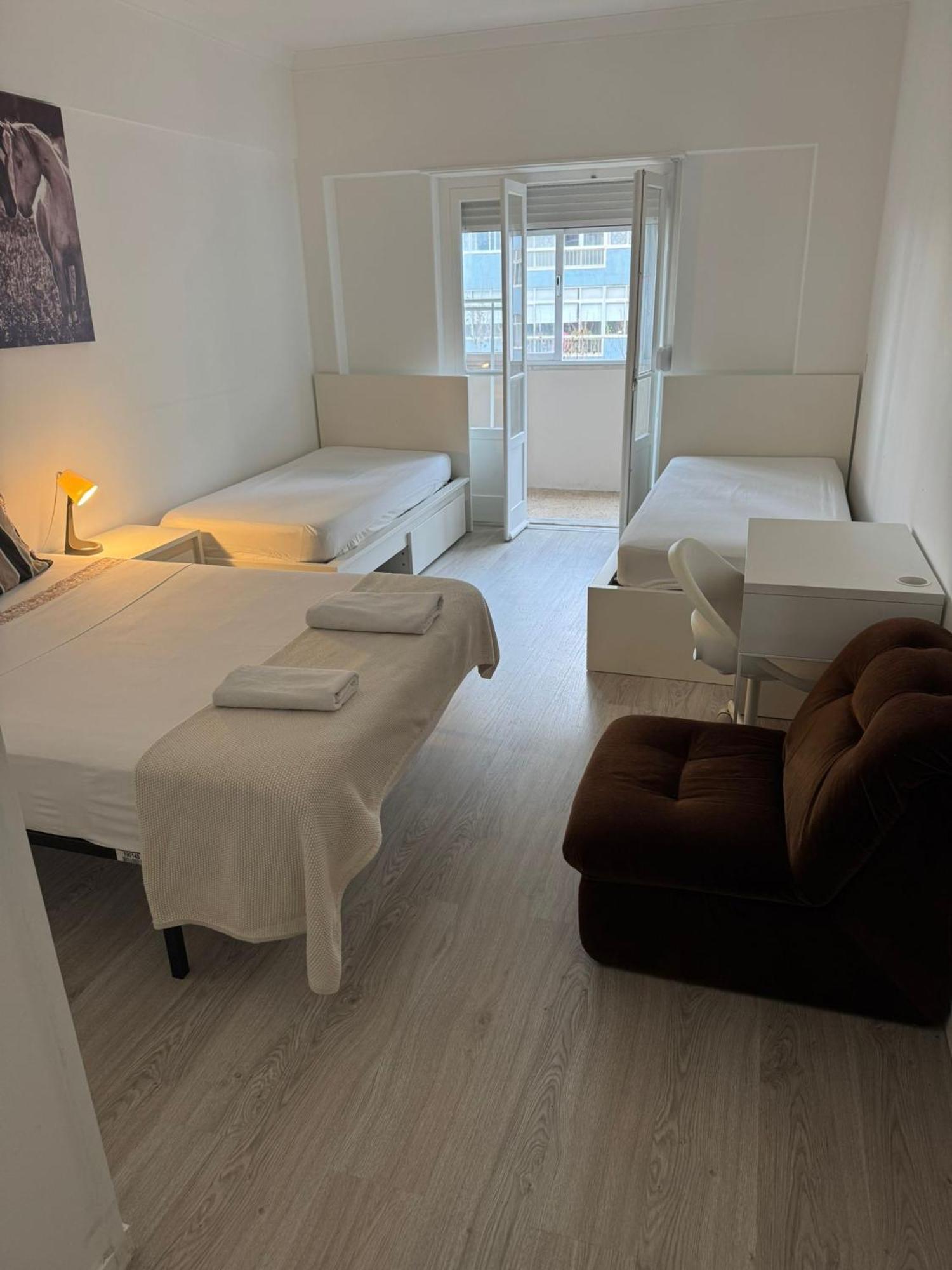 Room Alvalade Lisbona Esterno foto