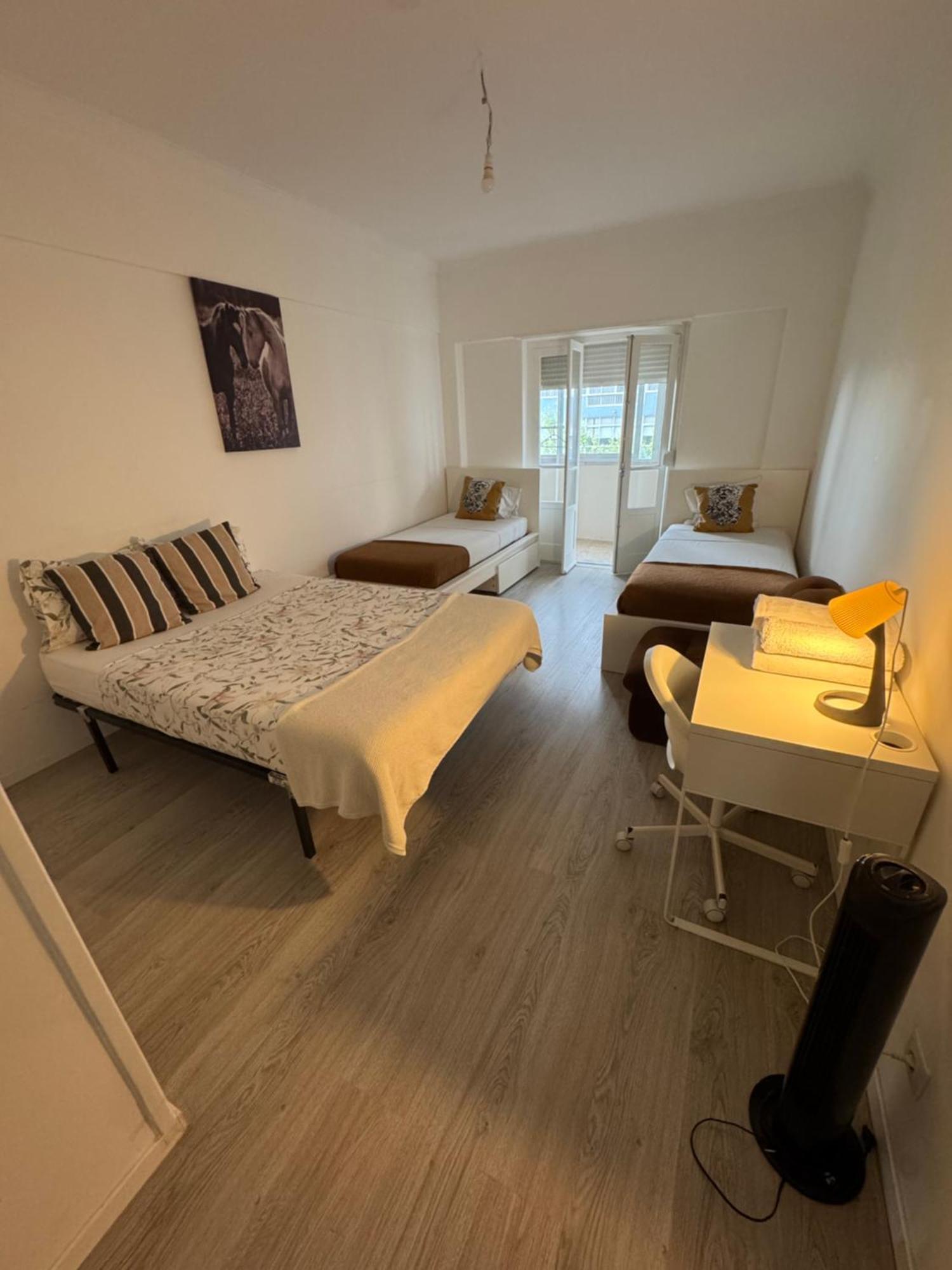 Room Alvalade Lisbona Esterno foto